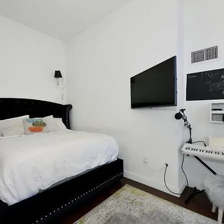 Hell's Kitchen Area, Luxury One Bedroom Apt * New York