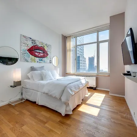 Times Square Lux Highrise