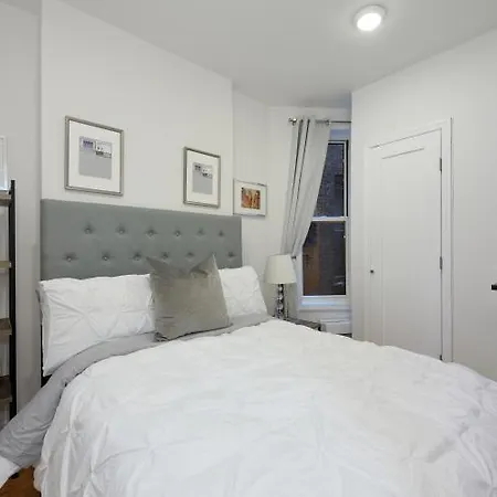 Midtown East Two Bedroom Apartment New York