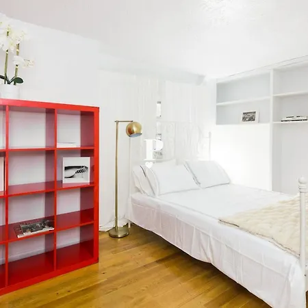 Nice By Times Square Apartment *