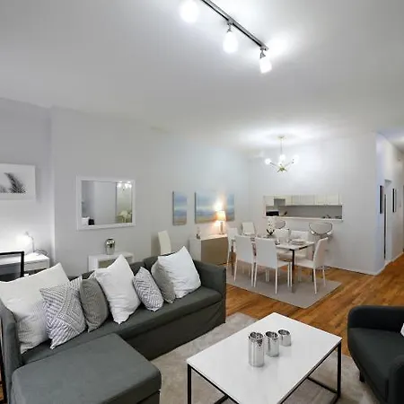 Hell's Kitchen Two Bedroom Apt Apartment New York