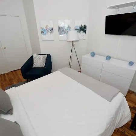 Apartment Hell's Kitchen Two Bedroom Apt *