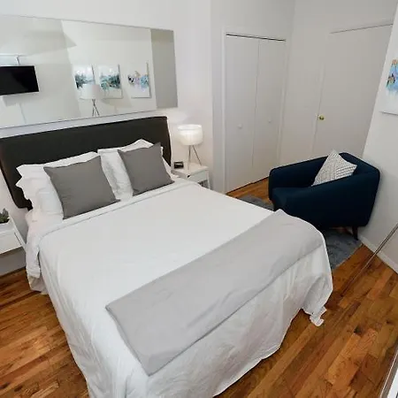 Apartment Hell's Kitchen Two Bedroom Apt *