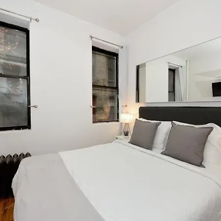Hell's Kitchen Two Bedroom Apt * New York