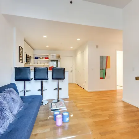 Times Square Lux Highrise Apartment