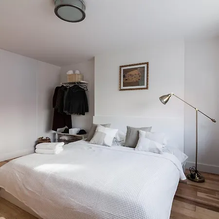 The Brooklyn House By Living Lab Guest house