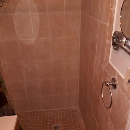 Apartment Studio, One And Two Bedroom Apartments - Bronx *