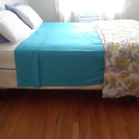 Roomy Comfy In Brooklyn Apartment