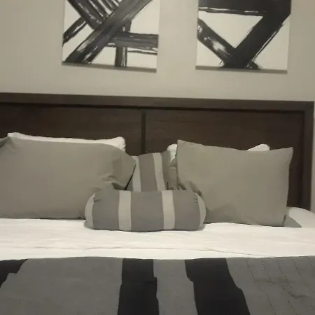 Swanky Comfy In Brooklyn Apartment