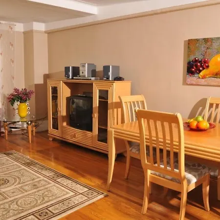 Midtown East Residence *