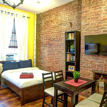 Hostel Chelsea Art