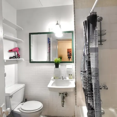 Chelsea Art Hostel New York