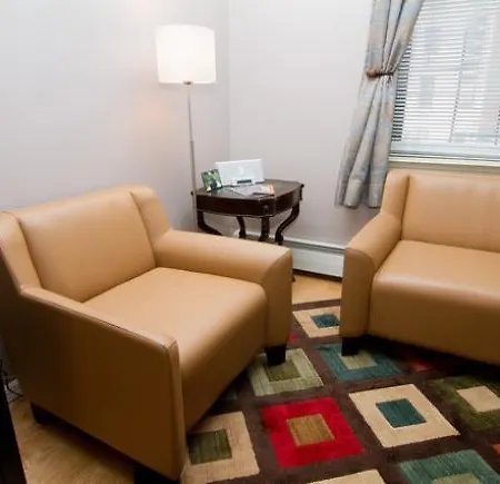 Huge Harlem Townhouse Apartment *