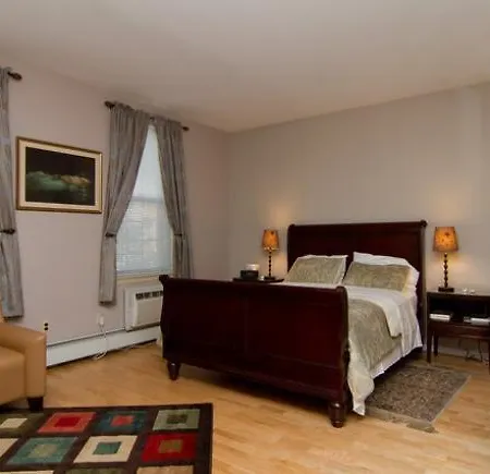 Huge Harlem Townhouse