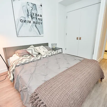 John Street Apartment *