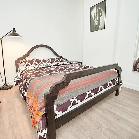 John Street Apartment *