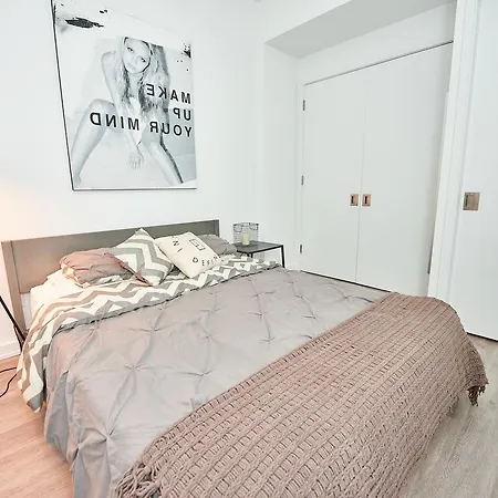John Street Apartment *