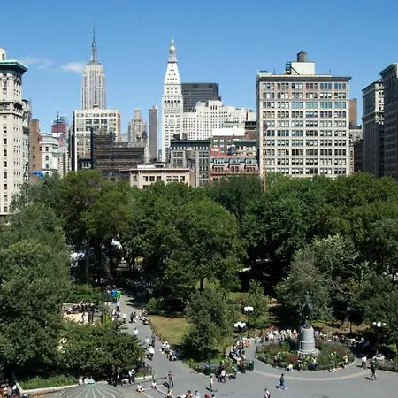 The Manhattan At Times Square 4*