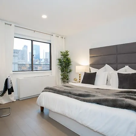 Apartment Ultra Luxurious Large One Bedroom Appartment, Midtown