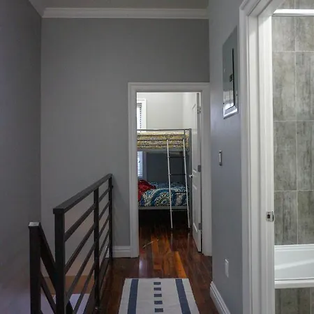 Modern Sunny House * New York