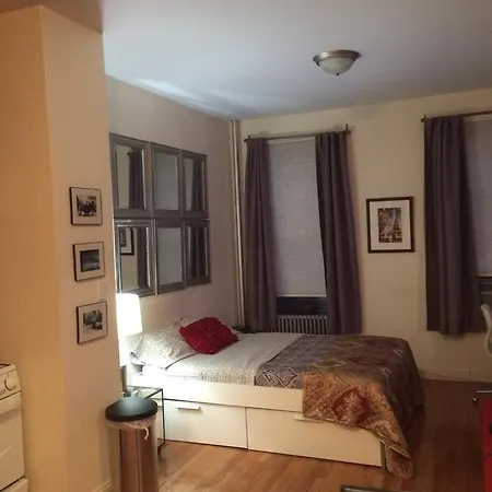 Studio At Chelsea Apartment