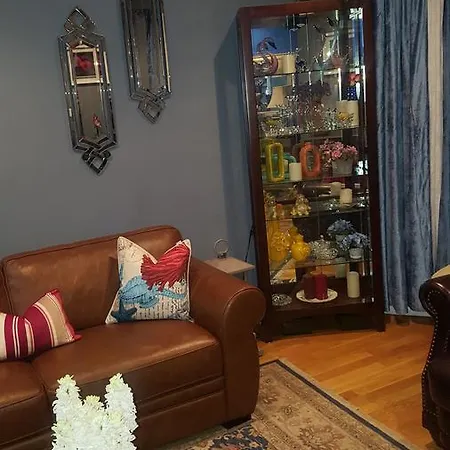 Affordable In Shared House Brooklyn