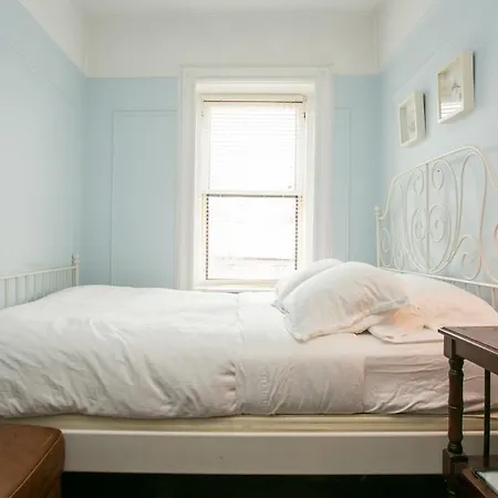 Lefferts Manor Bed & Breakfast