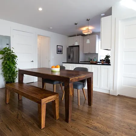 Sunny & Spacious W'burg 2 Bed & 2 Bath Penthouse Apartment New York