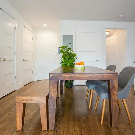 Sunny & Spacious W'burg 2 Bed & 2 Bath Penthouse * New York