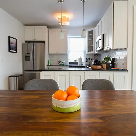 Sunny & Spacious W'burg 2 Bed & 2 Bath Penthouse Apartment New York