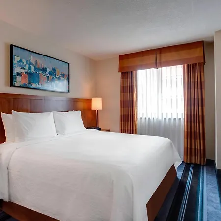 Hotel By Marriott Manhattan/times Square 4*
