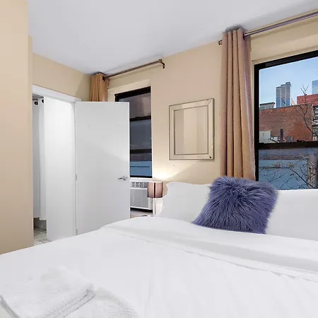 Times Square 3 Bedroom! Apartment *