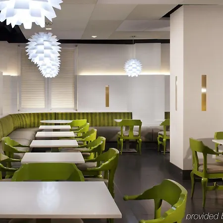 By Marriott Downtown Manhattan/world Trade Center Area Hotel