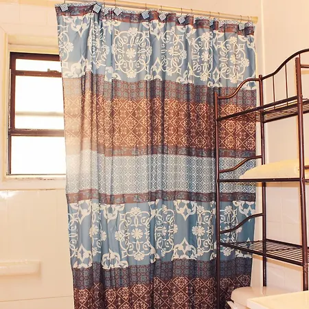 Big 3 Bedroom In Prime Chelsea Location Apartment *