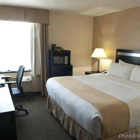 The Laguardia Hotel 3*