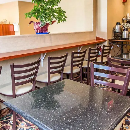 Avion Near Lga Airport, An Ascend Collection 3* New York