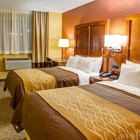 Ramada By Wyndham Times Square West Hotel