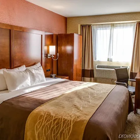 Hotel Ramada By Wyndham Times Square West 3*
