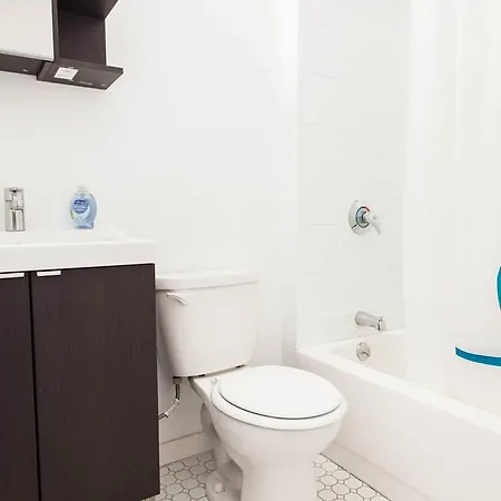 Two-bedroom On Upper East Side *