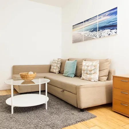 Apartment Two-bedroom On Upper East Side