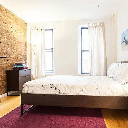 Apartment Two-bedroom On Upper East Side *
