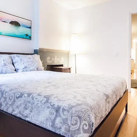 Apartment Two-bedroom On Upper East Side