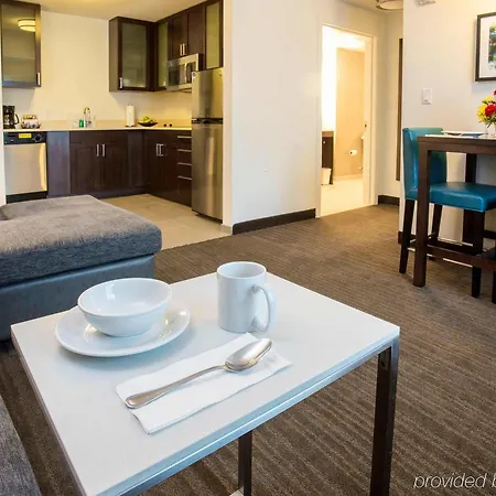 By Marriott The Bronx At Metro Center Atrium Hotel 3*