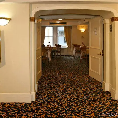 Salisbury Hotel