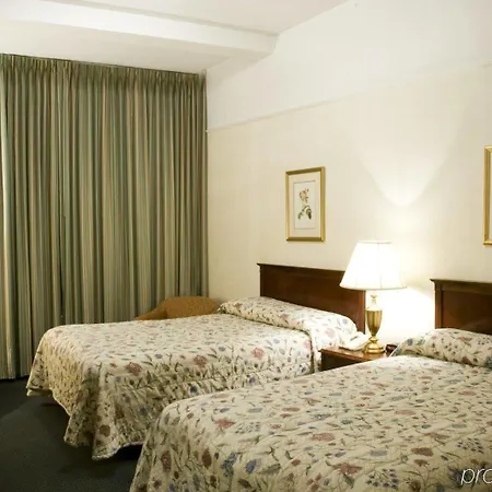 Salisbury 3*