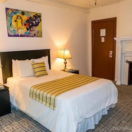 Royal Park Hostel *