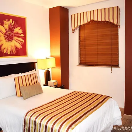 Hostel Royal Park