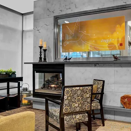 Hilton Garden West 35th Street 3*