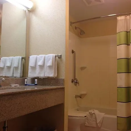 Fairfield By Marriott Laguardia Airport/flushing Hotel 3*