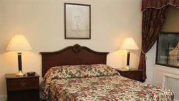 Hotel Imperial Court 2*